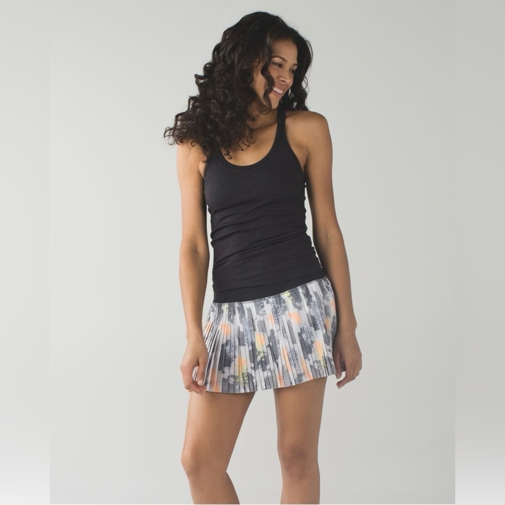 Lululemon Pleat To Street Skirt II Mini Art Pop White Multi / Black - Running 6